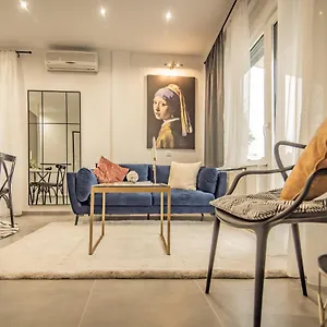 Apollo's On Radio Midas Apartment Thessaloniki